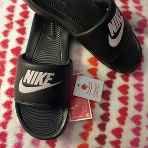 Ladies Nike Victori One Slide size 7